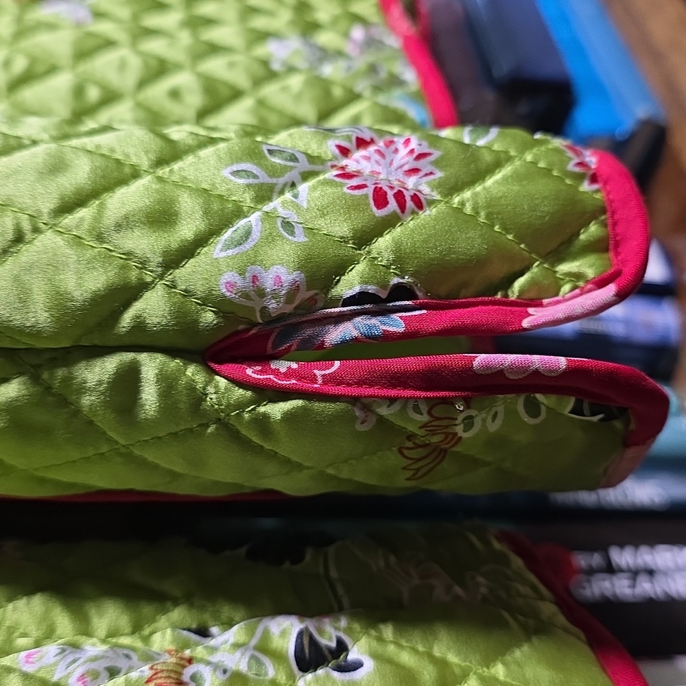Anne Carson 100% Silk Quilted Jacket, Size Large - Picture 11 of 13
